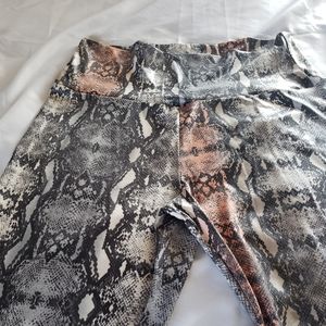 Cute wide legs snake print pants